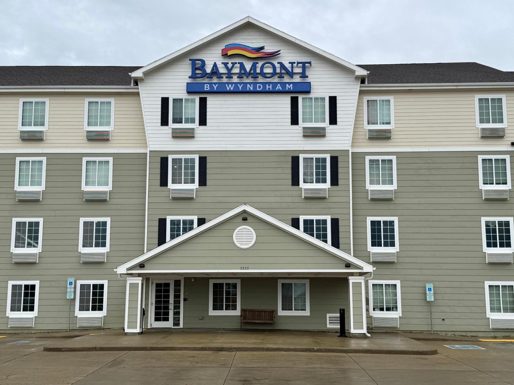 מלון Baymont By Wyndham דיקינסון מראה חיצוני תמונה